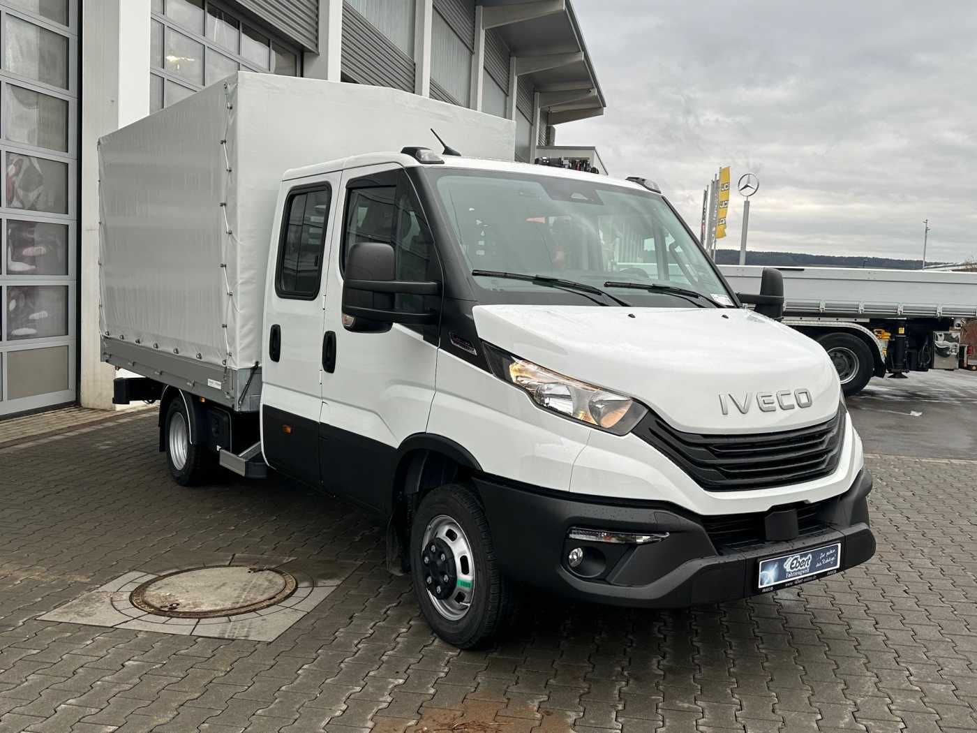 Fahrzeugabbildung Iveco Daily 50C18H A8 DoKa *AHK*Automatik*7-Sitze*