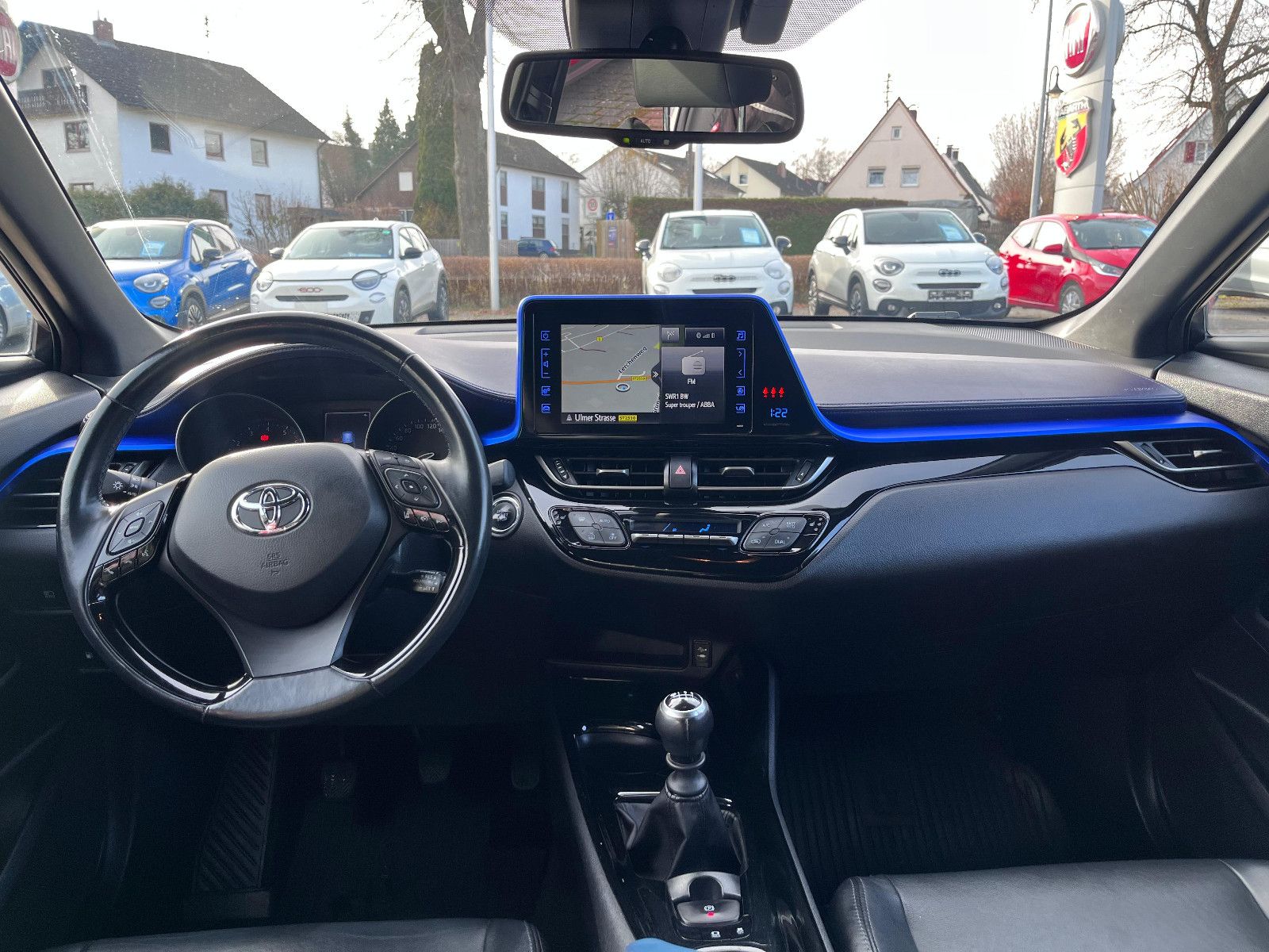 Fahrzeugabbildung Toyota C-HR Style