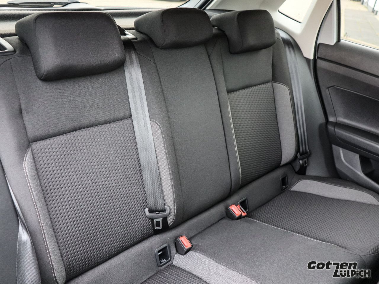 Fahrzeugabbildung Volkswagen Polo Life 1,0TSI DSG Rückfahrkamera Klima LED