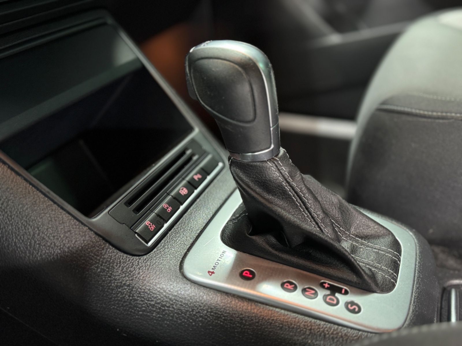 Fahrzeugabbildung Volkswagen Tiguan Life BMT 4Motion|DSG|NAVI|XENON|
