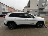 Jeep Cherokee 2.2 MultiJet 136 kW 4x4 Longitude A... - weiße Jeep Cherokee