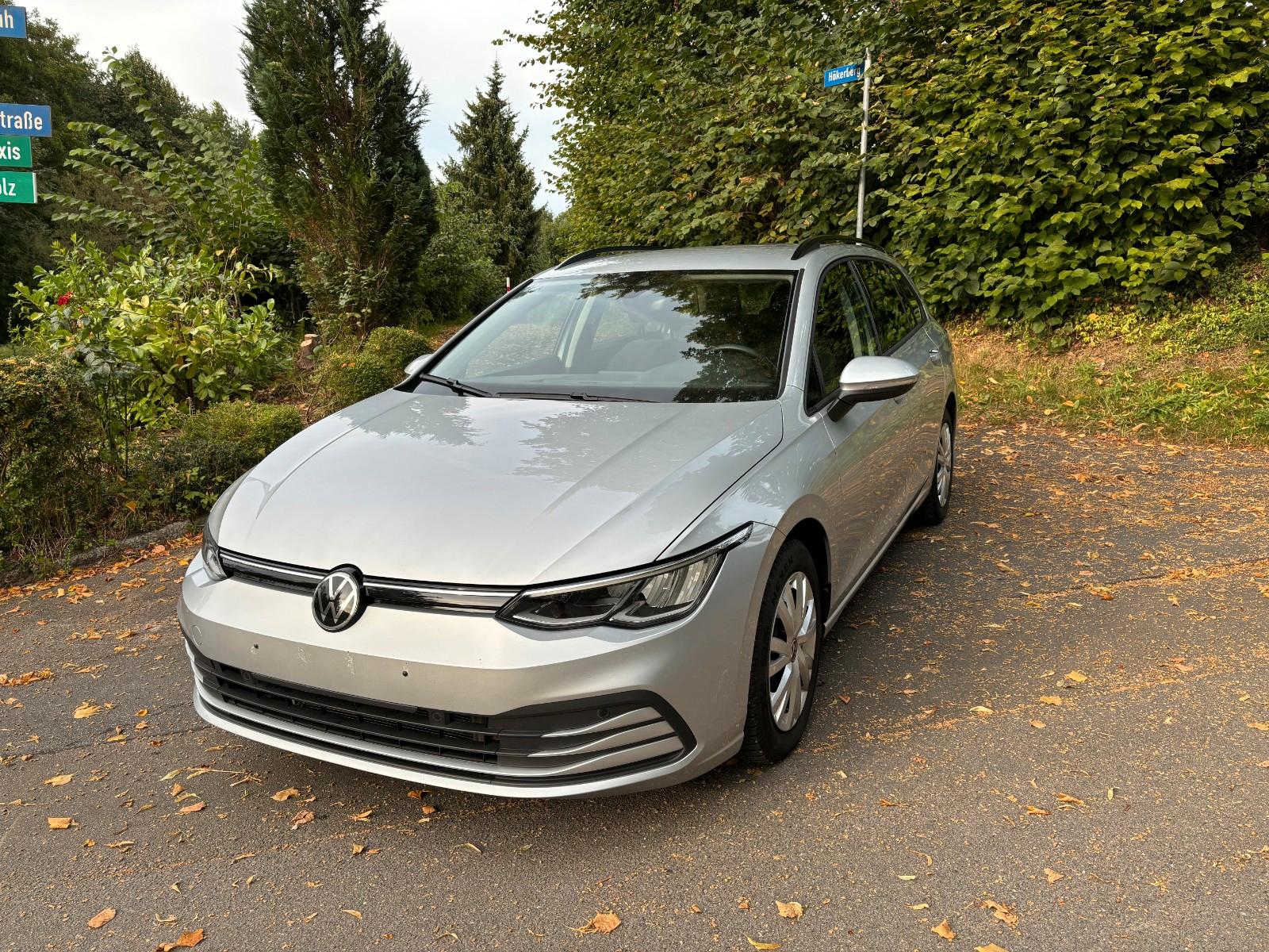 Volkswagen 2.0 TDI DSG AHK MOTOR NEU 1.Hd VW S-Heft LED ACC