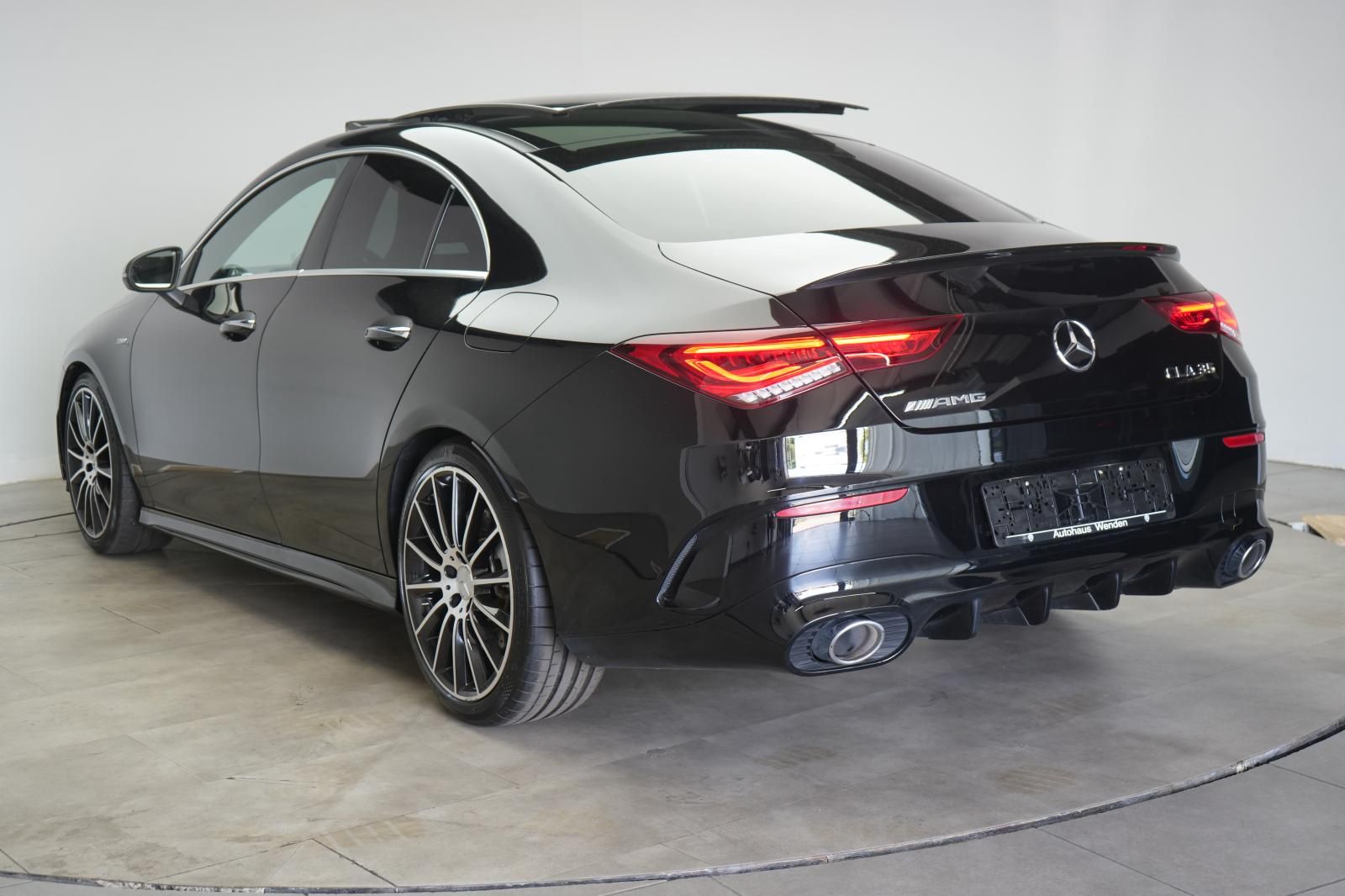 Mercedes-Benz CLA 35 AMG 4Matic Speedshift 7G-DCT Kamera Pano foto 5