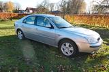 Ford Mondeo 2.5 V6 Ghia - Ford Mondeo: Ghia V6