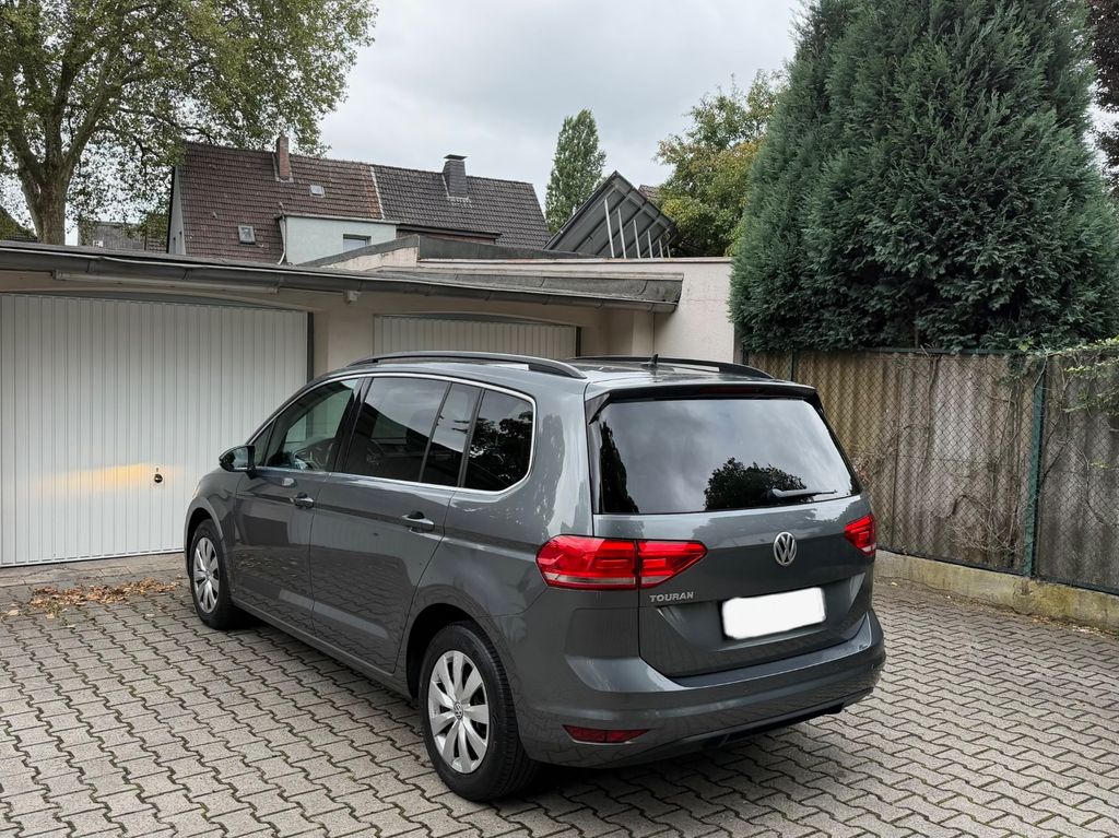 Image of Volkswagen Touran