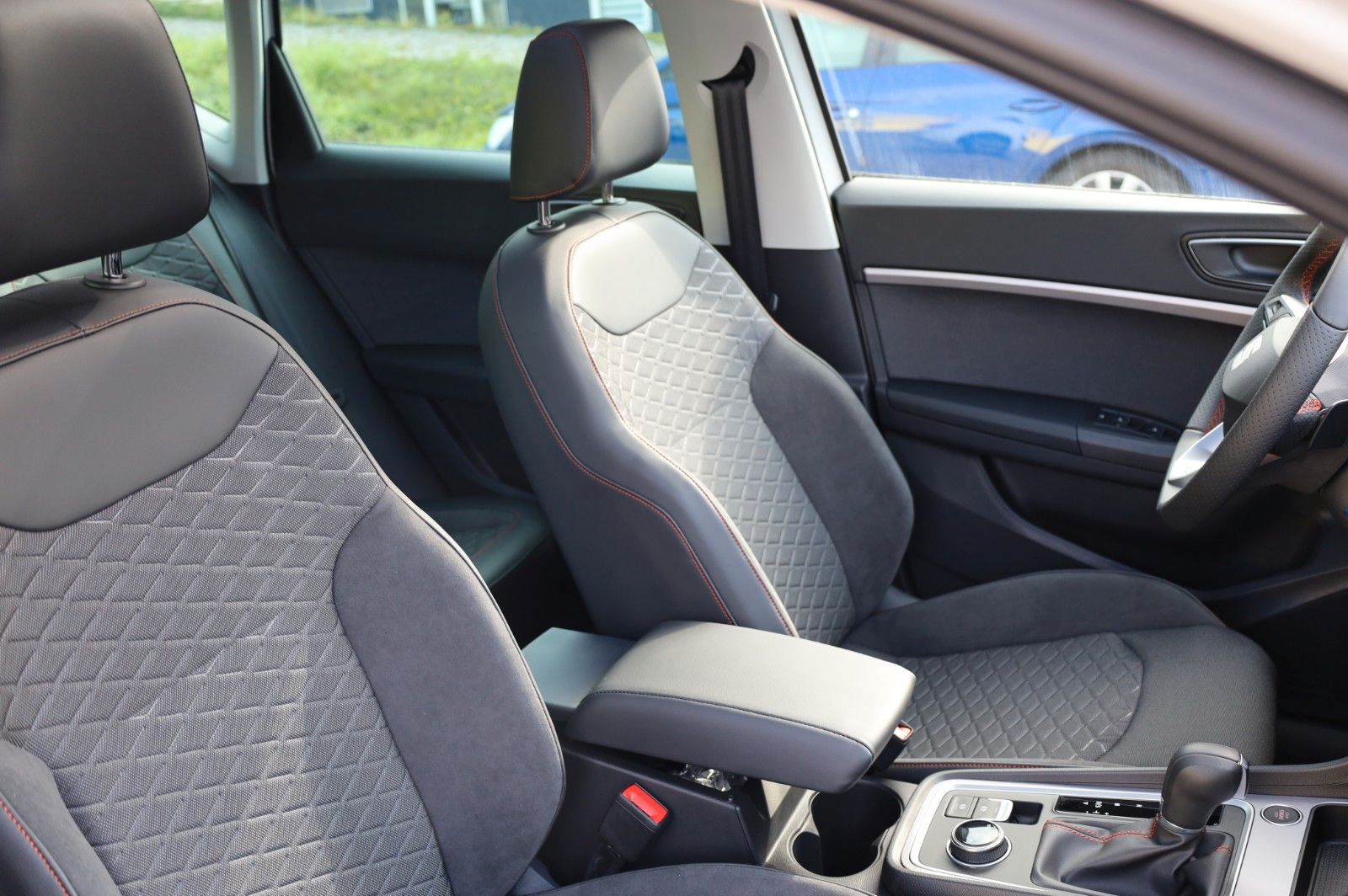 Fahrzeugabbildung SEAT Ateca FR 1.5TSI DSG *PANORAMADACH