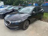 Skoda Octavia Combi 2.0 TDI DSG Selection AHK Matrix