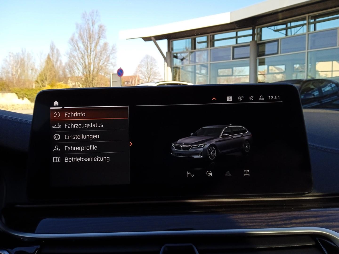 BMW 530 i Tour LuxuryLine Park-Assistent+AHZV+LED+DA