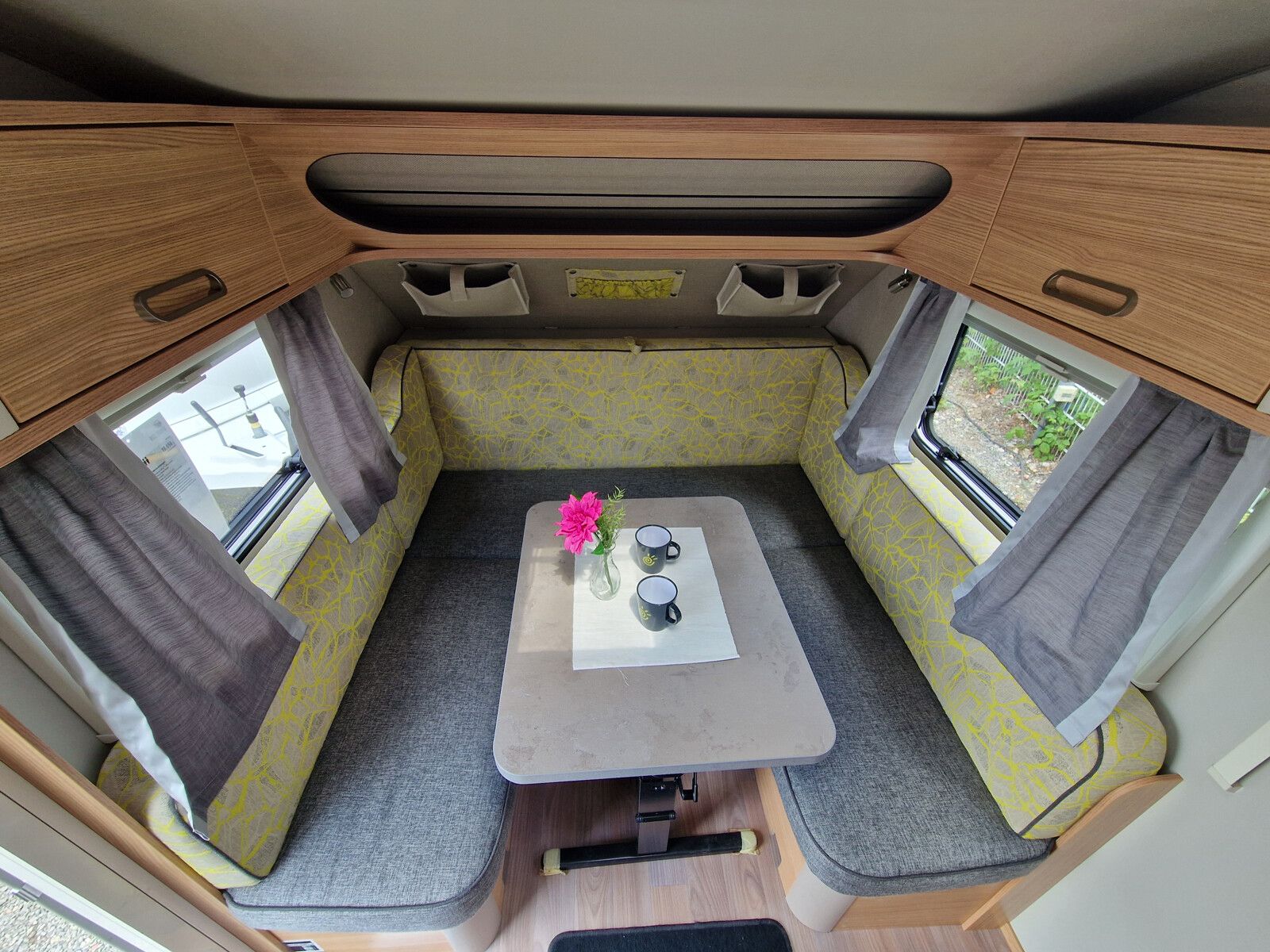 Fahrzeugabbildung T@b BASIC 320