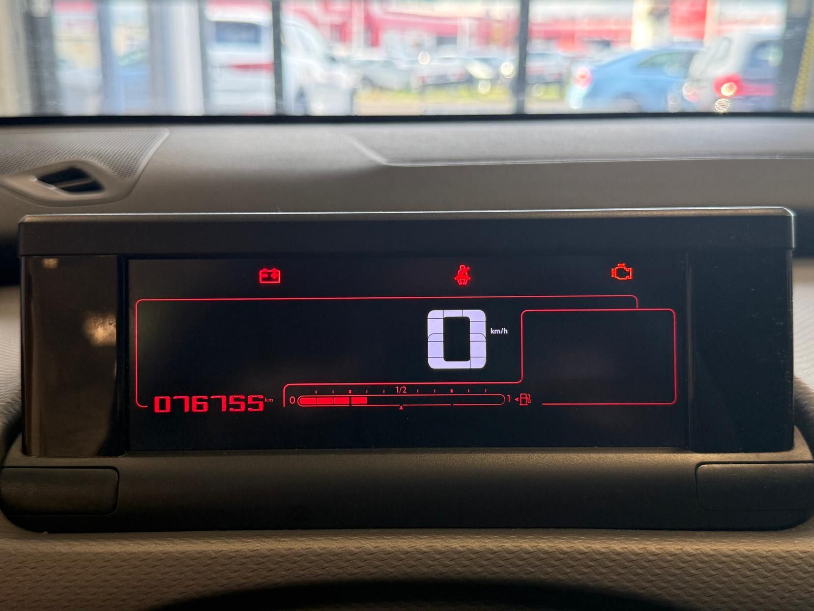 Fahrzeugabbildung Citroën C4 Cactus Shine/ KAMERA/NAVI/8.FACH BEREIFT