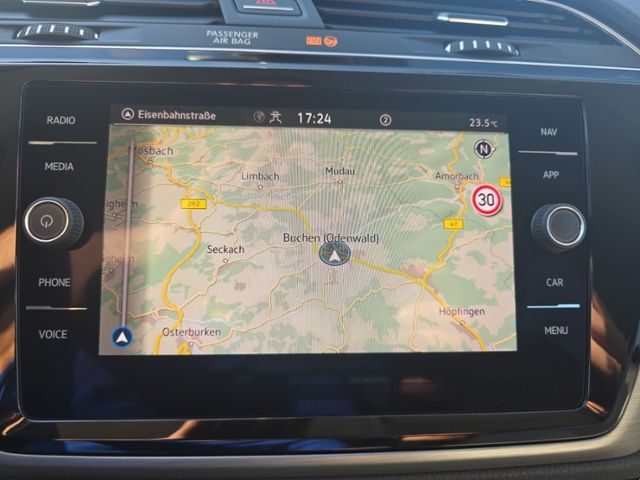 Touran 1.5 TSI DSG 7-SITZER AHK+RFK+ACC+NAVI+PDC