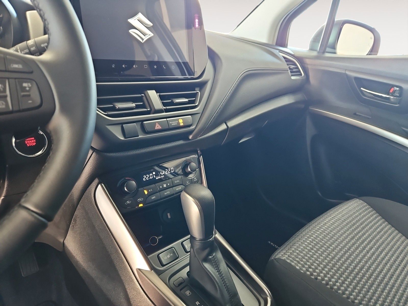 Fahrzeugabbildung Suzuki S-CROSS 1.4 COMFORT Automatik