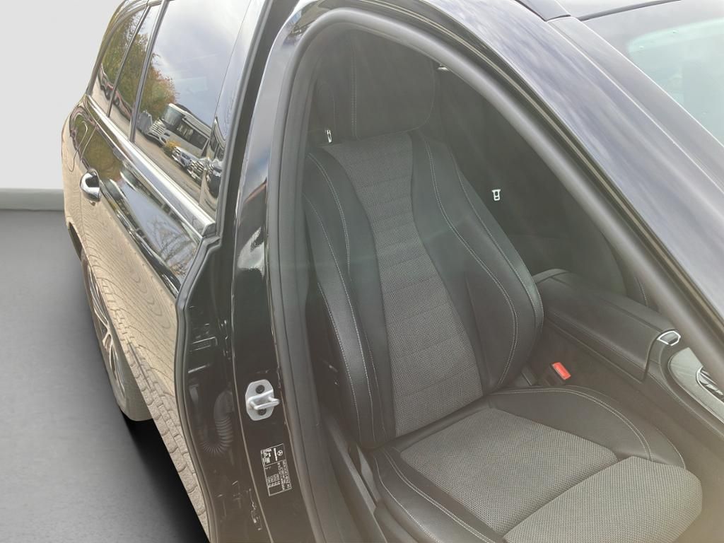 Fahrzeugabbildung Mercedes-Benz E 300 de 4MATIC T-Modell Night Paket*AHK*HUD*360