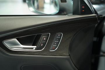 صورة مصغرة 30 لـ 2015 AUDI RS7
