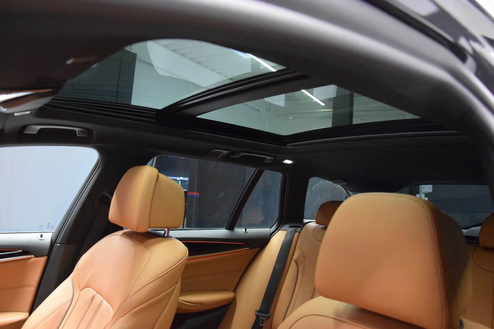 Fahrzeugabbildung BMW 520 d xDrive M Sport Leder Panorama H&K 360°