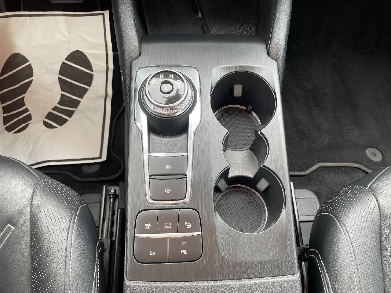 Fahrzeugabbildung Ford Kuga Plug-In Hybrid Vignale