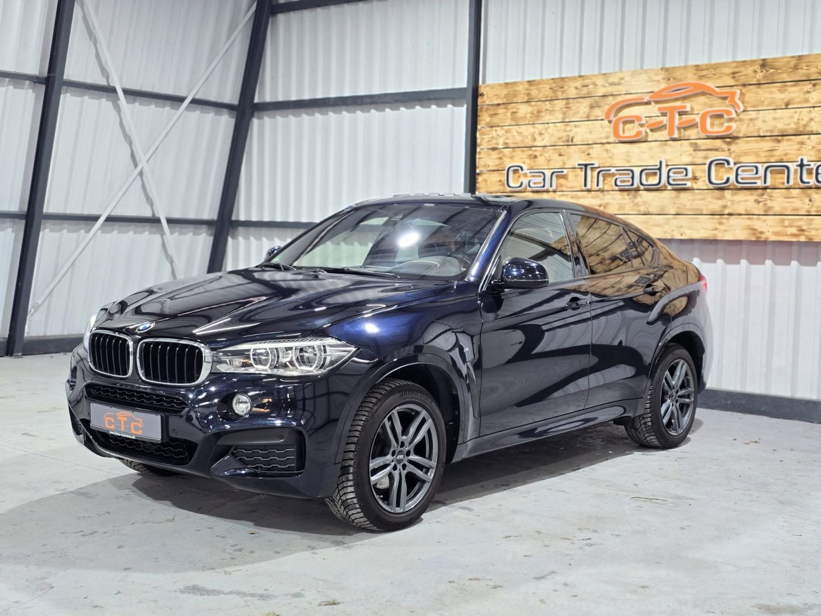 Fahrzeugabbildung BMW X6 xDrive 30d M-Paket/Schiebedach/GARANTIE+TÜV