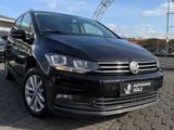 Volkswagen Touran 1.6 TDI HighlineDSG/Leder/Navi/ACC/ - Volkswagen Touran Highline mit Diesel-Antrieb
