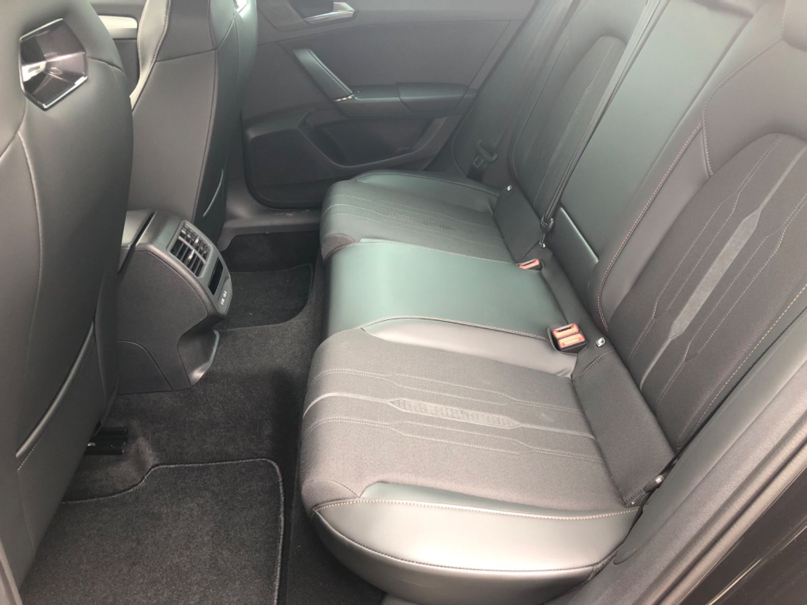 Fahrzeugabbildung CUPRA Leon Sportstourer 1.5 eTSI ACT DSG*Full-Link*SHZ