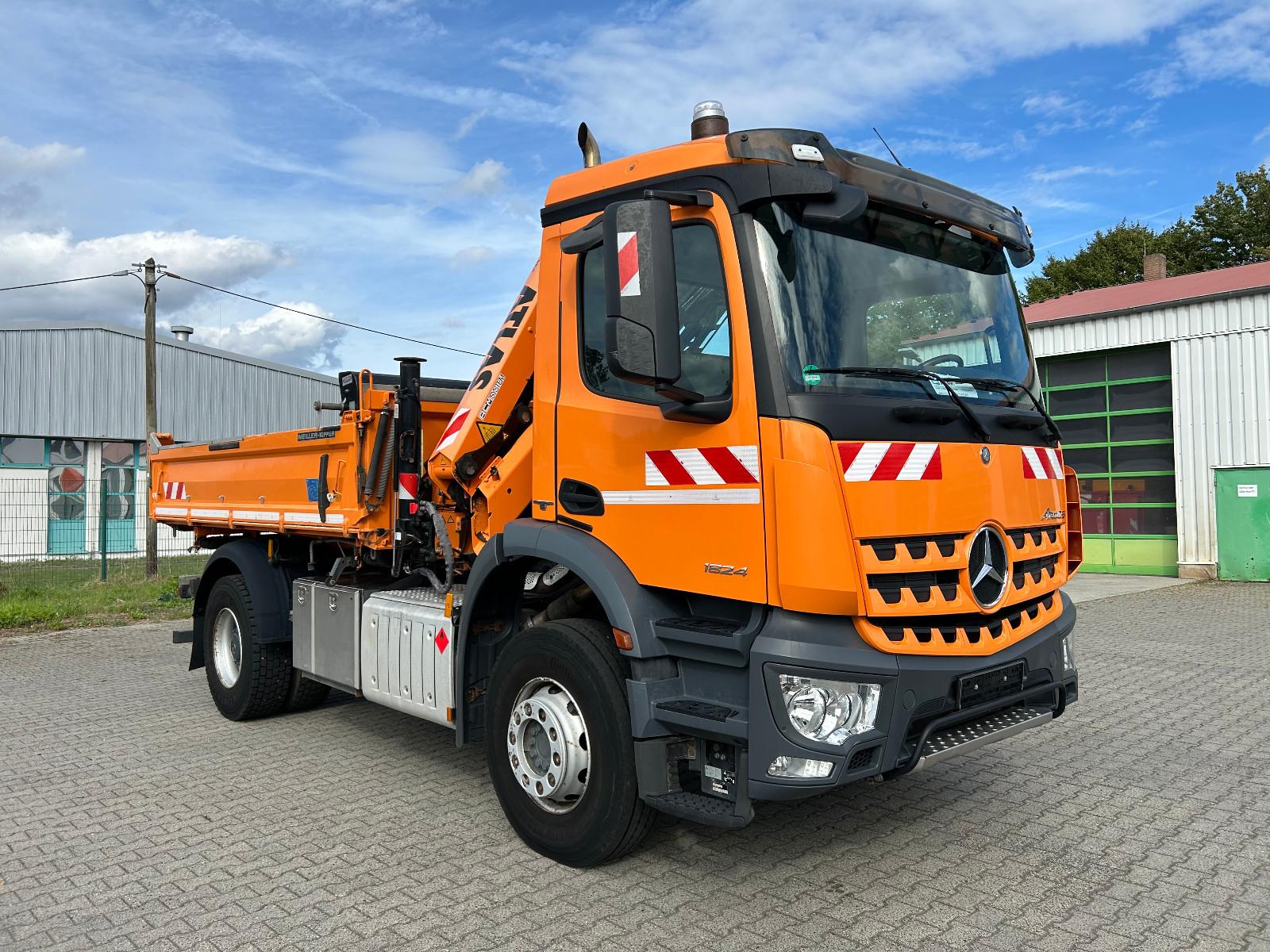 Mercedes-Benz Arocs 1824 / 4x2 BB / Atlas 88.3 + Funk