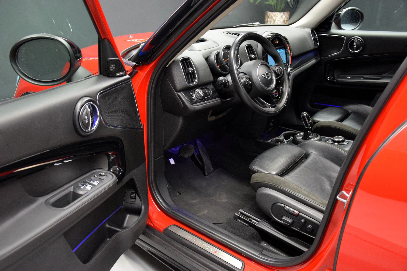 Fahrzeugabbildung MINI COOPER SD Countryman All4 Pano HuD h/k Kamera