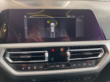 BMW 318d Touring  *1.HAND*19%MWST.*PANO*NOTRUFSYSTEM