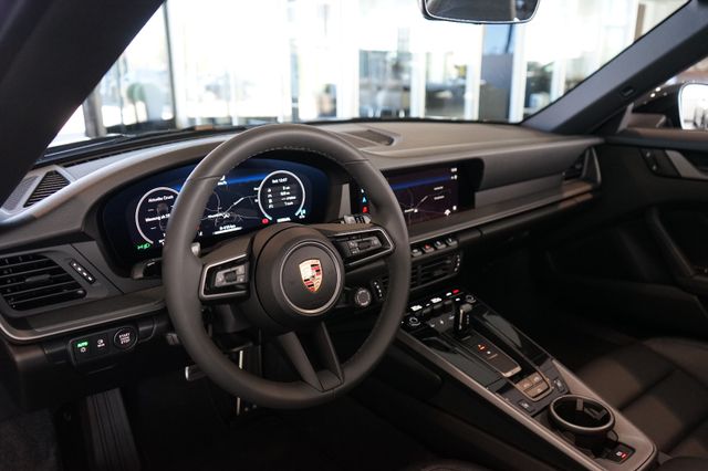 Porsche 992.2 Carrera Cabriolet | Sportabgasanlage | 21"