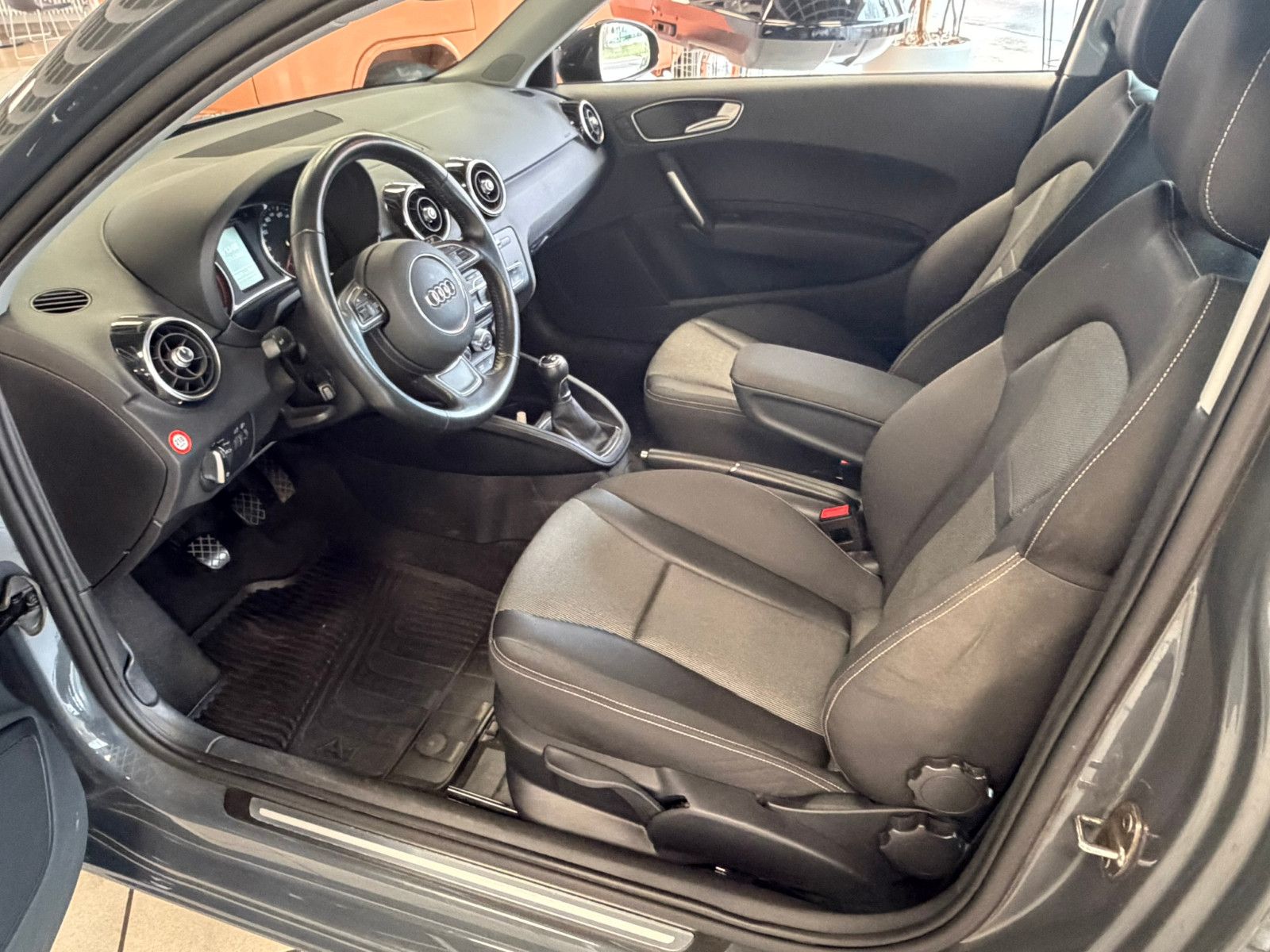 Fahrzeugabbildung Audi A1 Sportback 1.4 TFSI NAVI