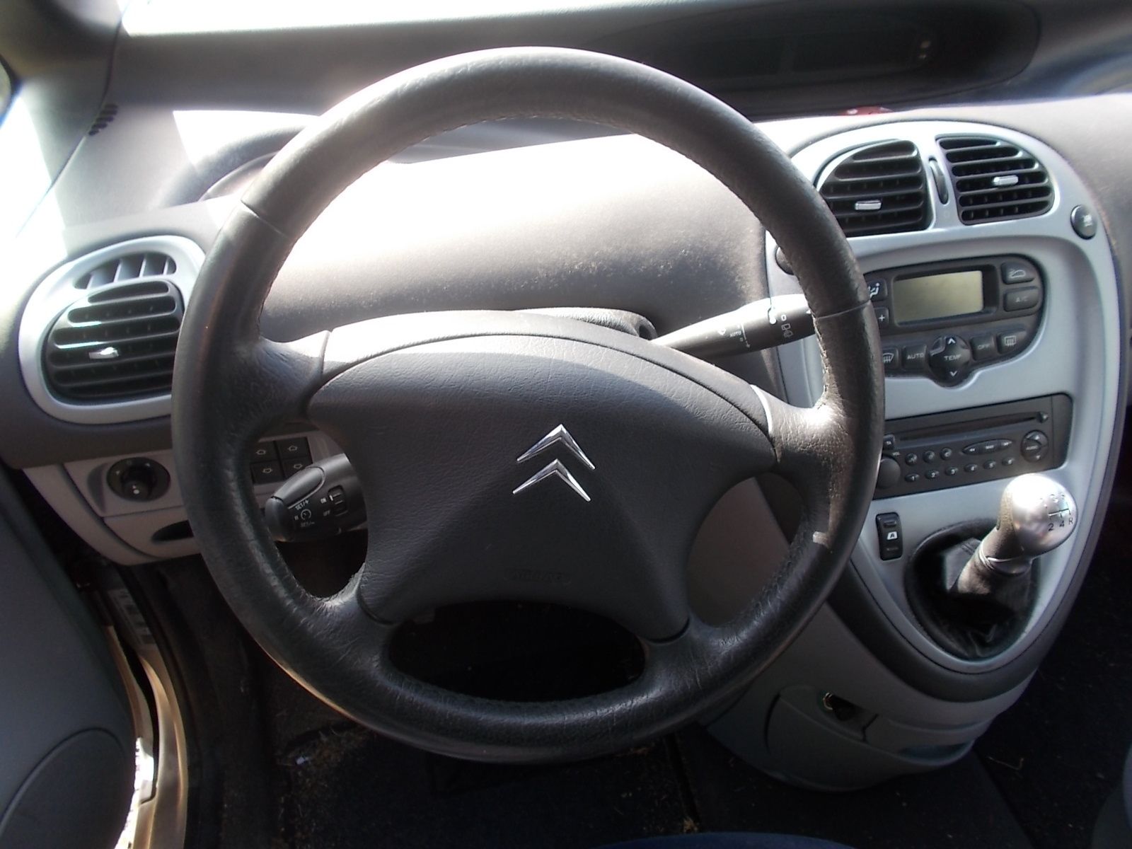 Fahrzeugabbildung Citroën Xsara Picasso 1.8 Exclusive