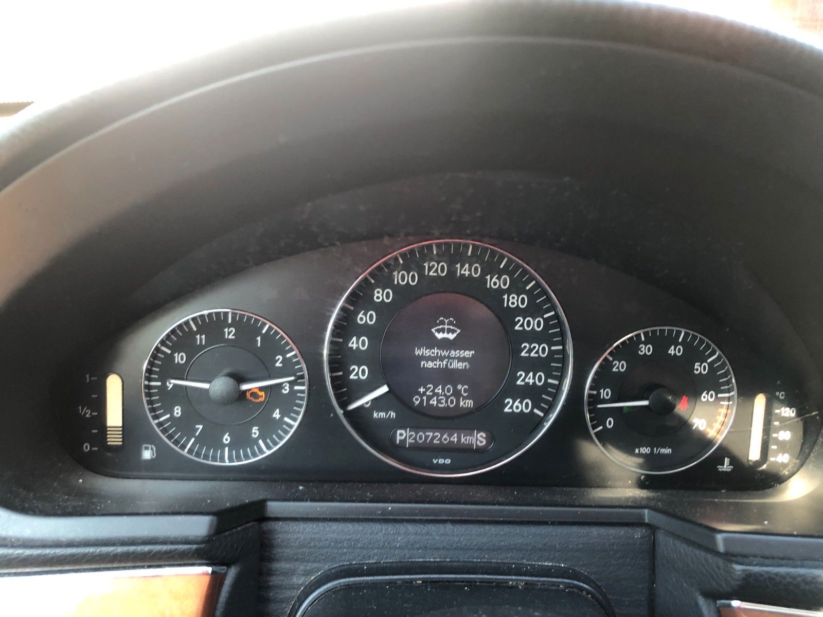 Fahrzeugabbildung Mercedes-Benz E 280 E Limousine Hagelschaden TÜV bis 7/27
