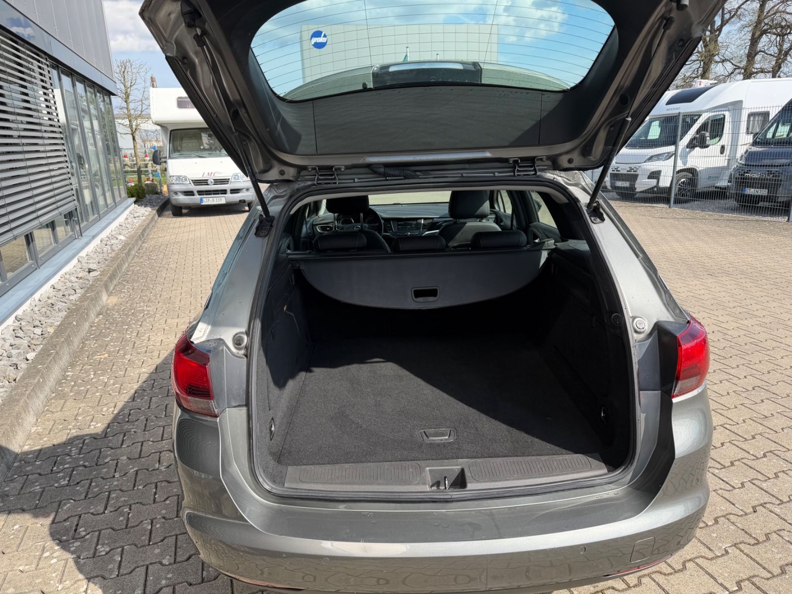 Fahrzeugabbildung Opel Astra K Sports Tourer Elegance 1.4 Autom.