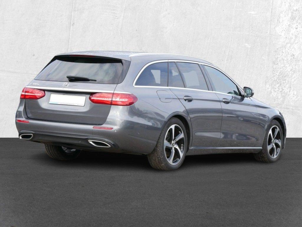 Mercedes-Benz E 300 d Sport Style Automatik  Navi LED AHK CAM 