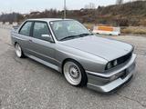 BMW E30 M3 - BMW M3: E30