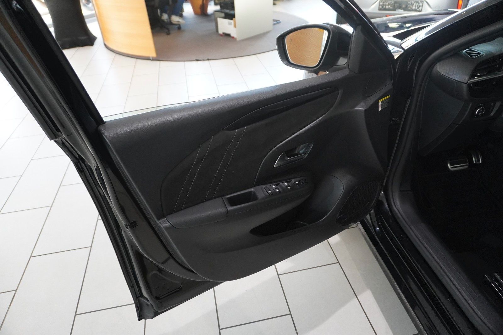 Fahrzeugabbildung Opel Corsa-e F GS SPORT 3-PHASIG NAVI/LED/KAMERA/VIRT