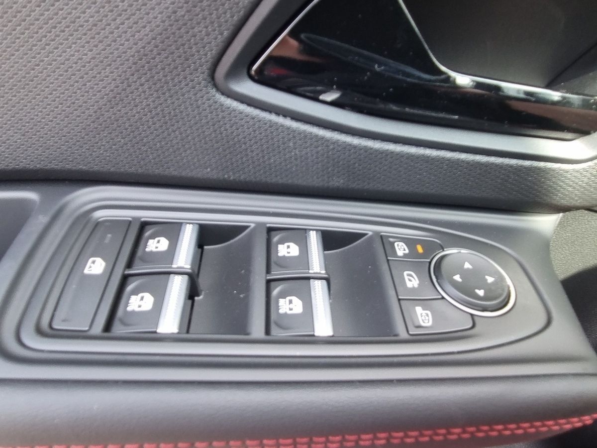 Fahrzeugabbildung Renault Clio Techno Full Hybrid E-Tech 160