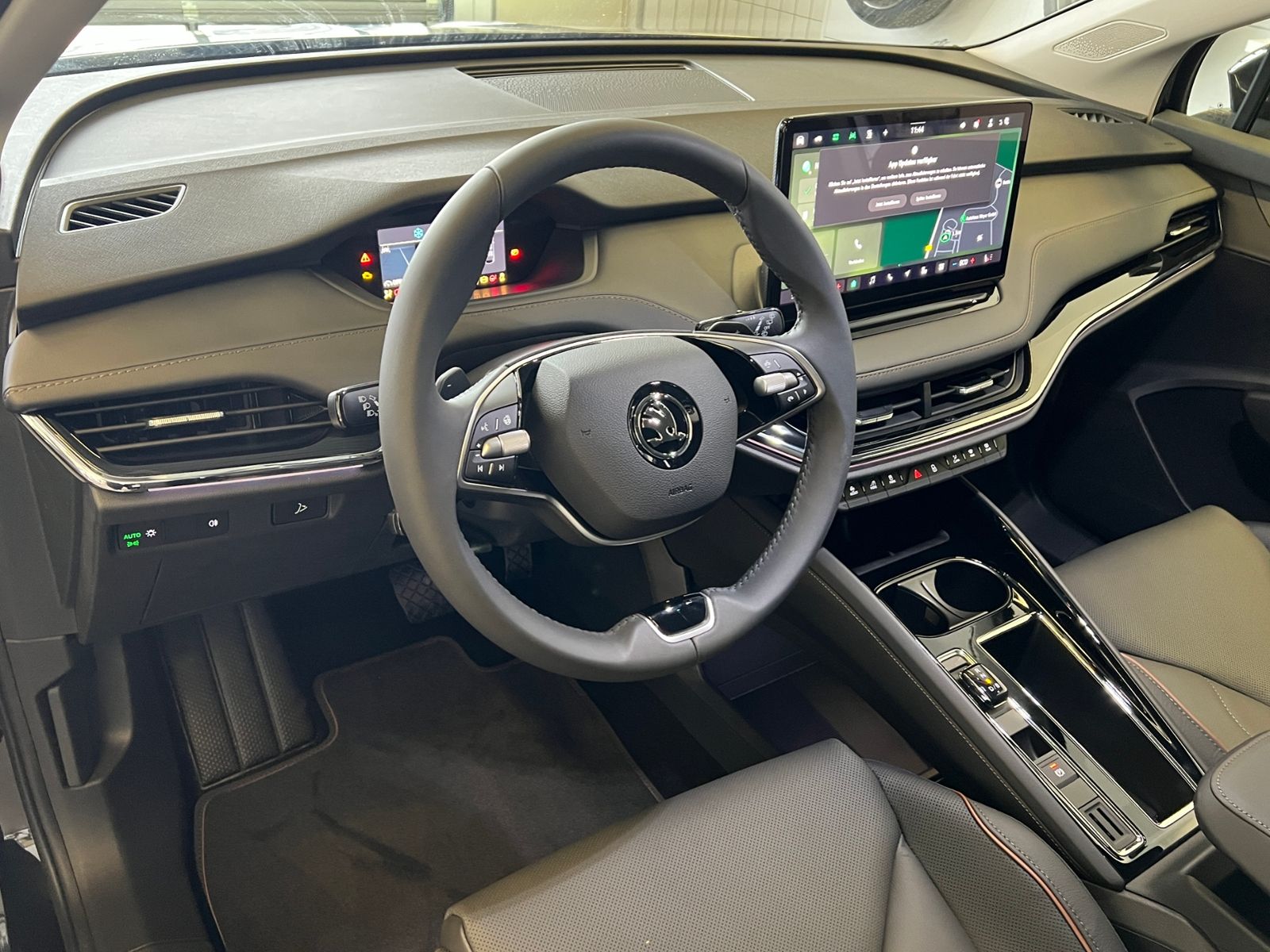 Fahrzeugabbildung SKODA Enyaq 85x *Leder,AHK,20"LM-Felge*