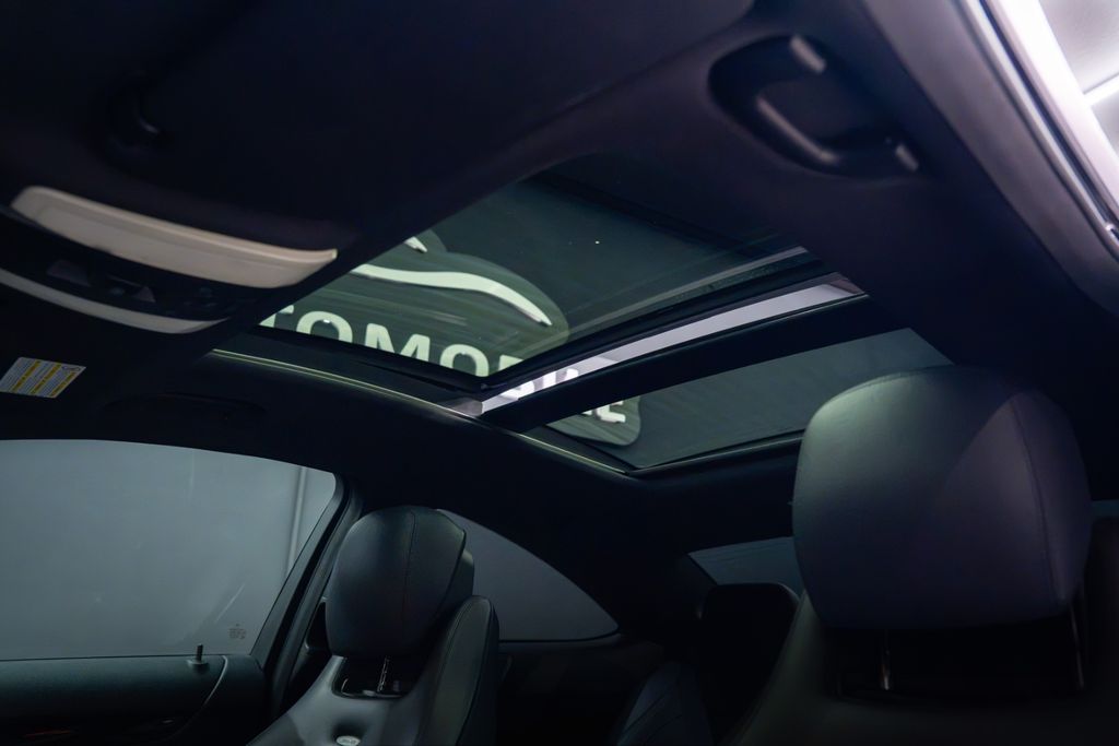 MERCEDES-BENZ C 63 AMG Coupe*H&K*PANO*LEDER*LED*MEMORY*DISTRON MERCEDES-BENZ C 63 AMG Coupe*H&K*PANO*LEDER*LED*MEMORY*DISTRON