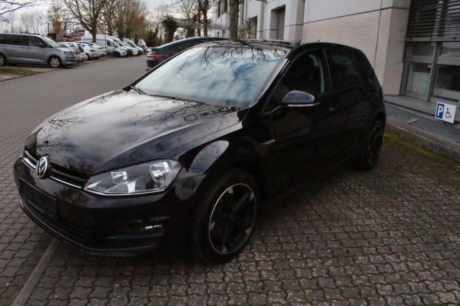 Volkswagen Golf VII Lim. Cup BMT~1 HAND ~NAVI