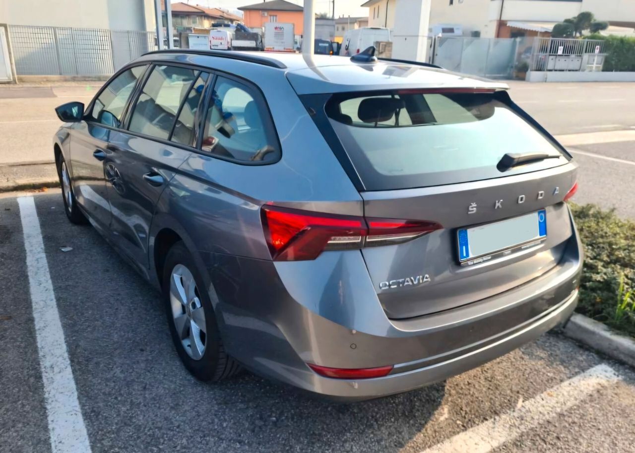 Skoda Octavia 2.0 TDI EVO SCR DSG Executive imagem 2