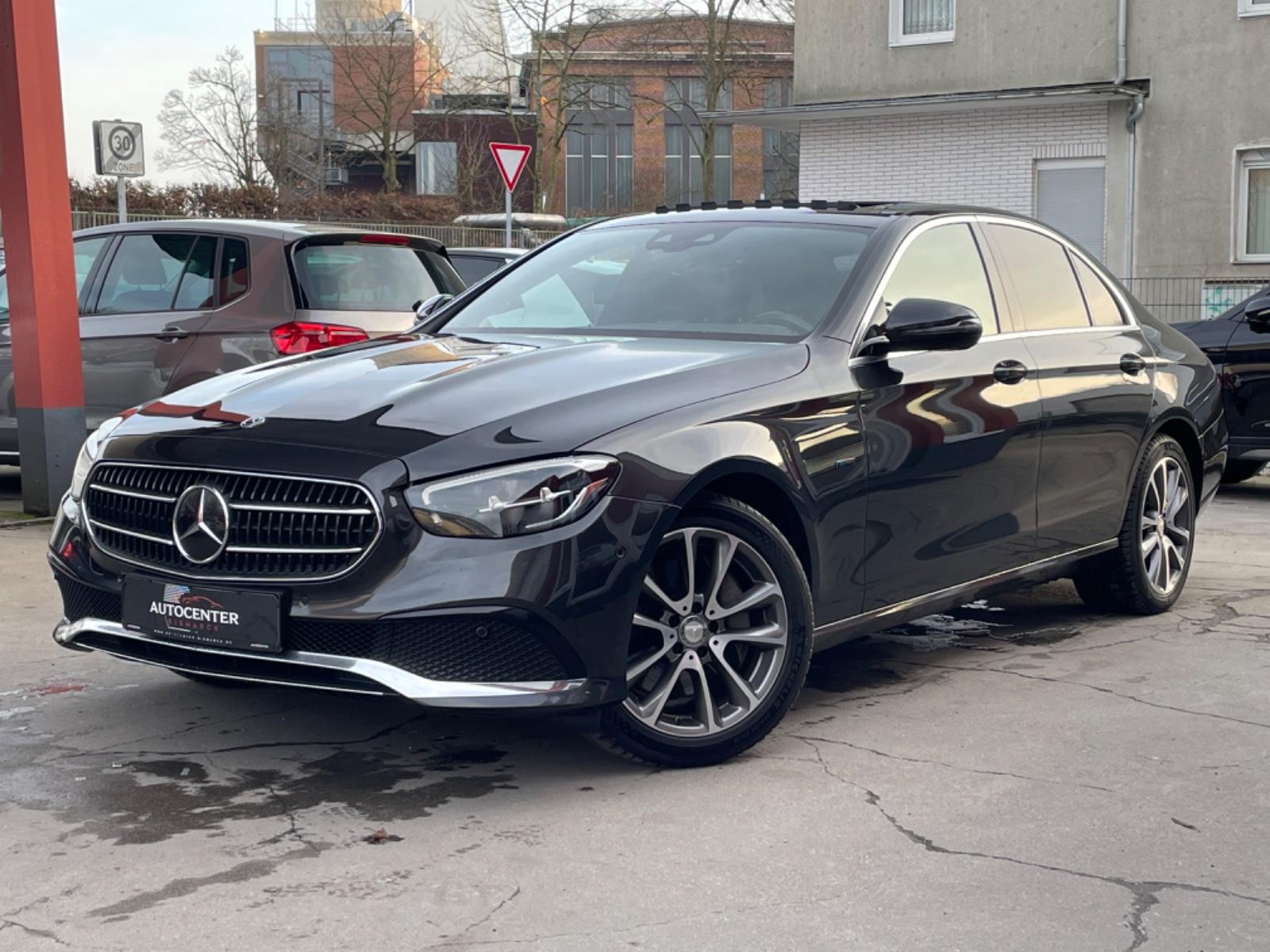 Mercedes-Benz E 300 de Lim.*SCHIEBEDACH*R-KAMERA*AMBIENTE*NAVI*