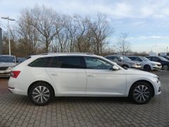 Fahrzeugabbildung Skoda Superb Combi 1.5 TSI DSG Style *LED*AHK*STHZG*
