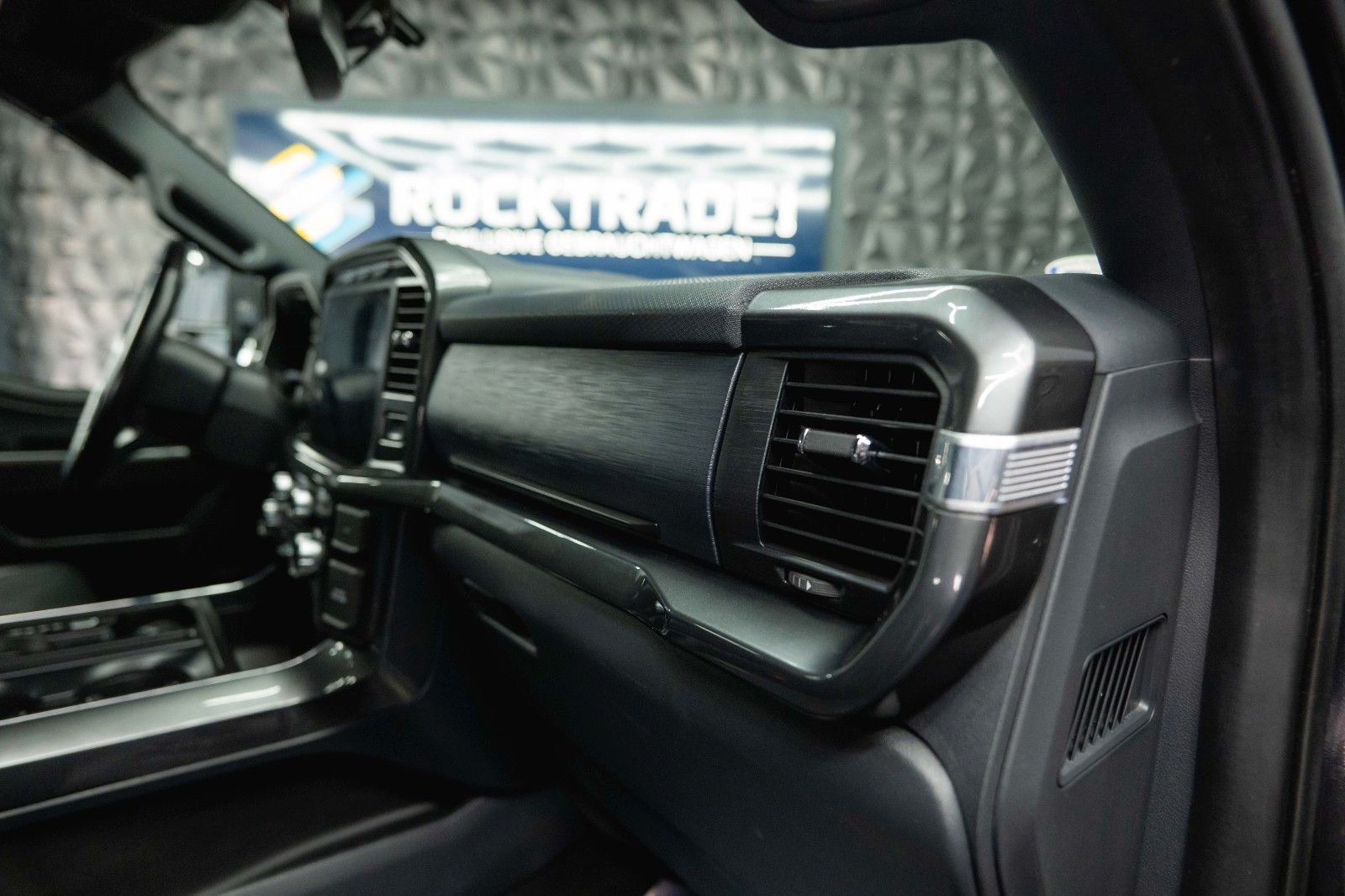 Fahrzeugabbildung Ford F150 5.0L V8 4x4 SuperCrew Longbed RAPTOR 19%