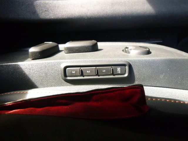 Fahrzeugabbildung Cupra Formentor 1,5 TSI >AUT/LED/NAVI/Kamera/PDC/FullL