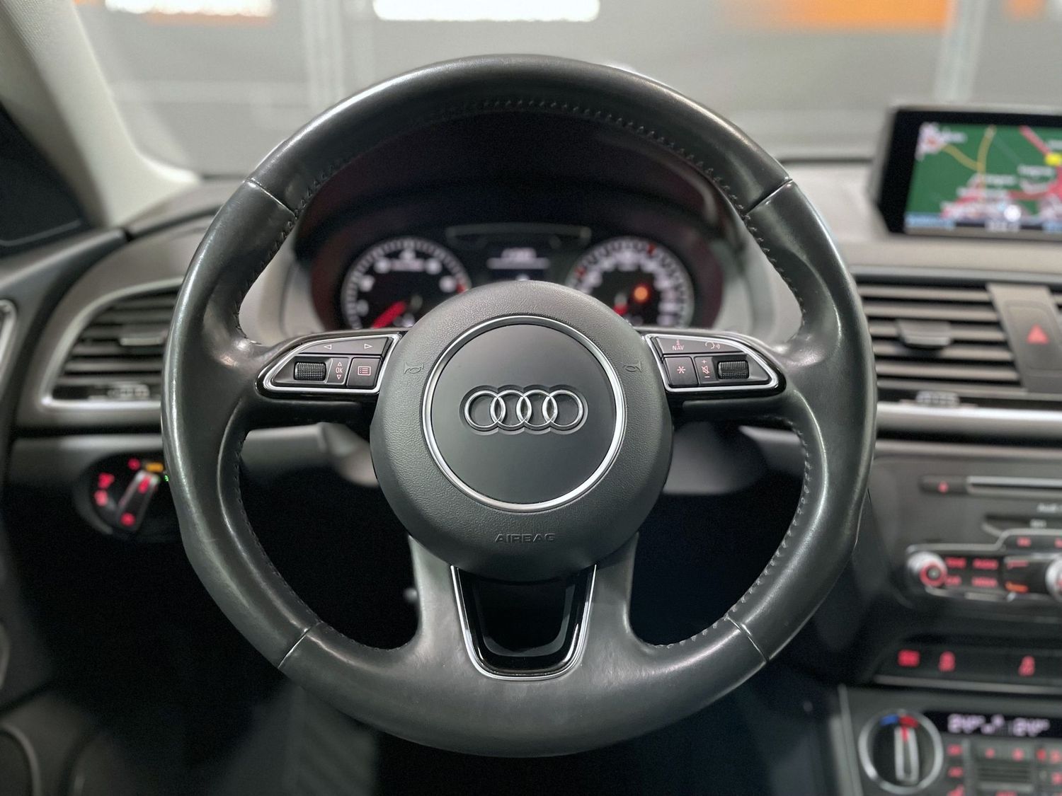 Fahrzeugabbildung Audi Q3 sport #Keyless#PDC#Navi#DAB