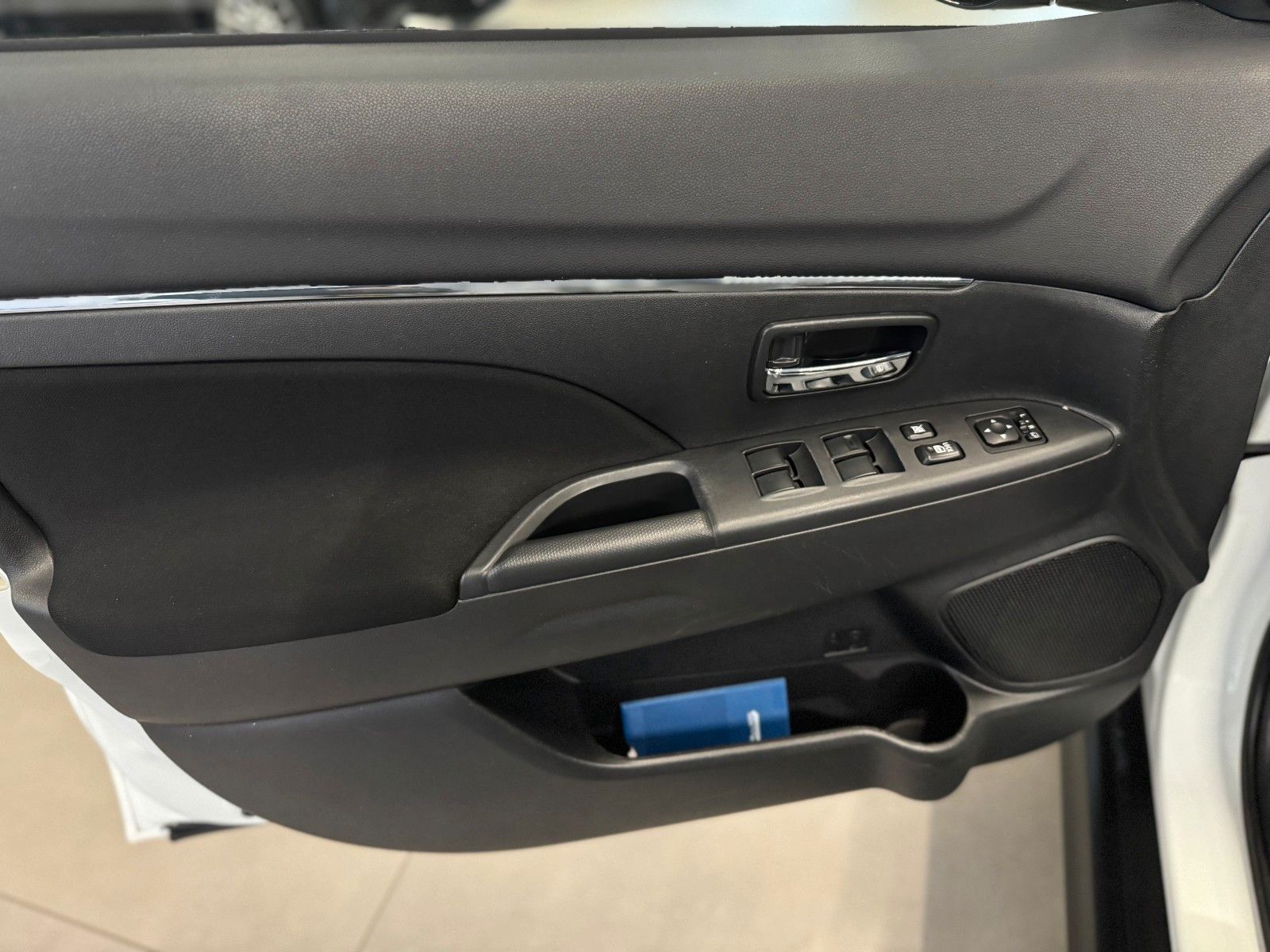 Fahrzeugabbildung Mitsubishi ASX 1.6 Edition+ Black-Paket 2WD "AHK Sitzheizg"
