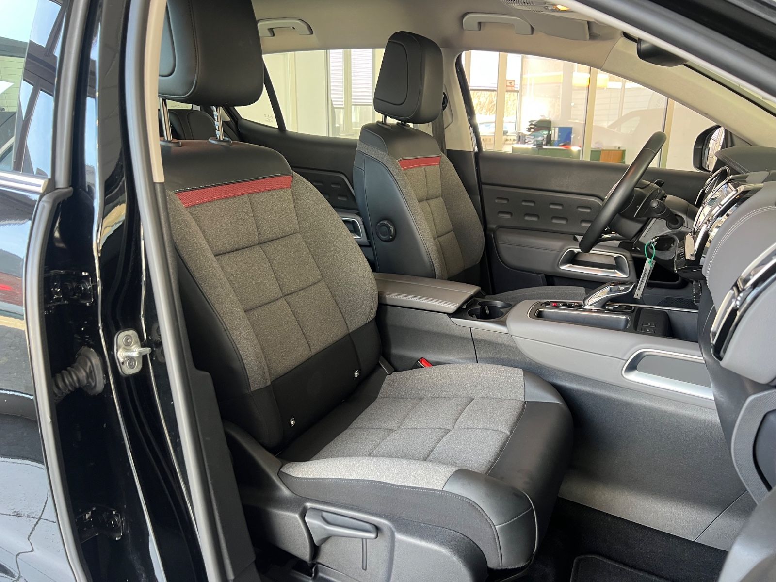 Fahrzeugabbildung Citroën C5 Aircross Live * AUTOMATIK * LED *