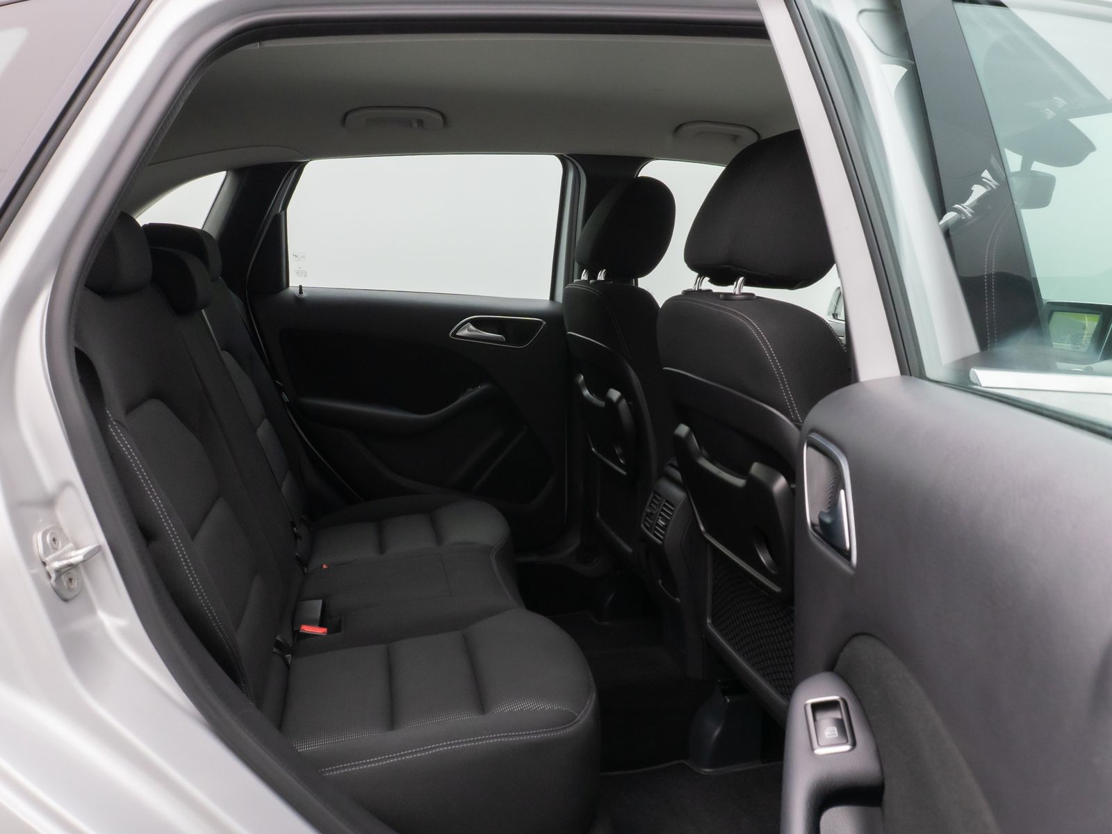 Fahrzeugabbildung Mercedes-Benz B 180 CDI Navi Sitzhzg Bi-Xenon PDC Klimaautomat