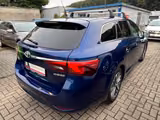 Toyota Avensis Touring Sports Business Edition - Toyota Avensis mit Diesel-Antrieb: Kombi