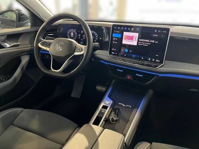 Fahrzeugabbildung Volkswagen Passat Variant 1.5 eTSI DSG BUSINESS AHK IQ.DRIV