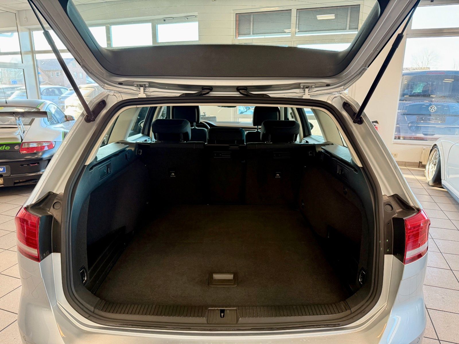 Fahrzeugabbildung Volkswagen Passat Variant 2.0TDI DSG Comfortline BlueMotion